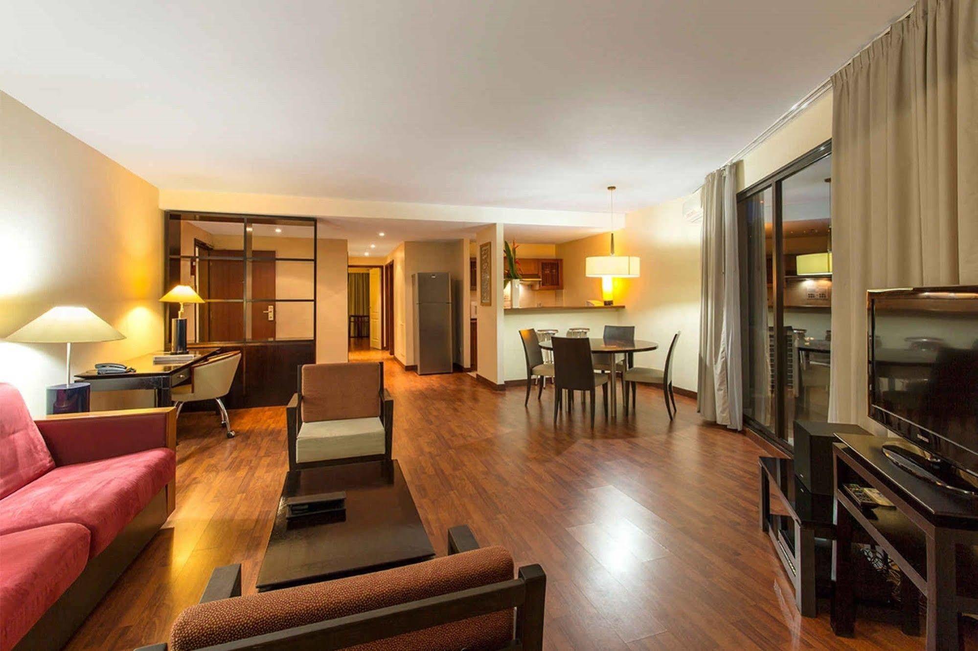 Ramada Hotel & Suites By Wyndham Noumea Ngoại thất bức ảnh