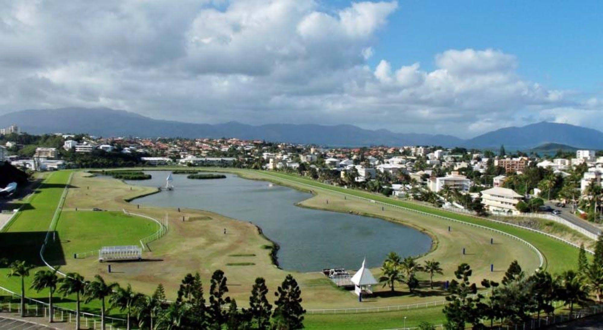 Ramada Hotel & Suites By Wyndham Noumea Ngoại thất bức ảnh