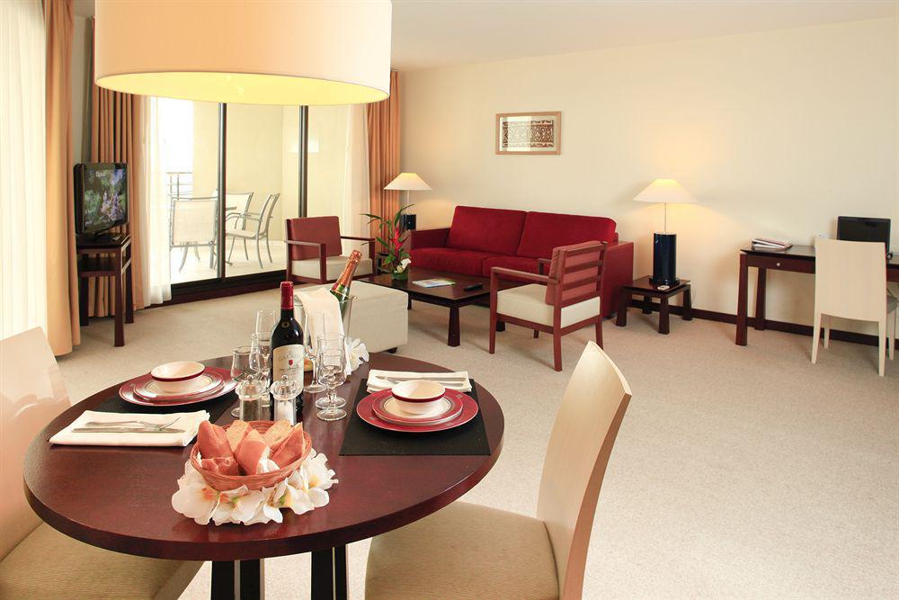 Ramada Hotel & Suites By Wyndham Noumea Ngoại thất bức ảnh